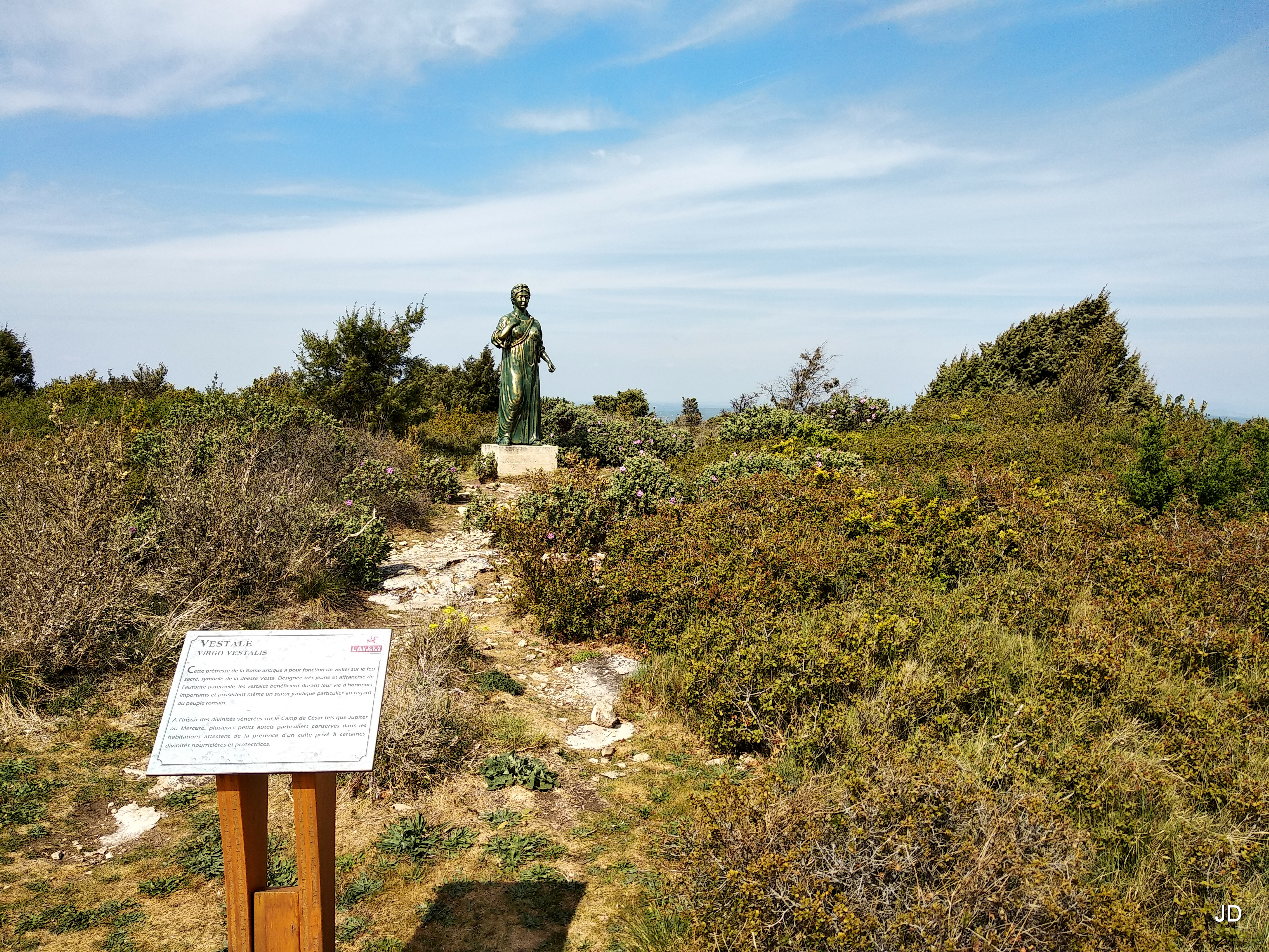 statue sur camp de césar